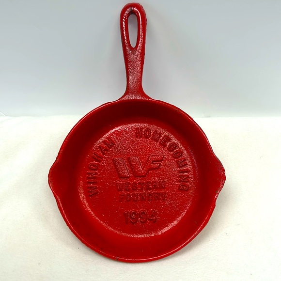Vintage 1894 Wingham Homecoming Western Foundry red enamel cast iron pan - Picture 1 of 5